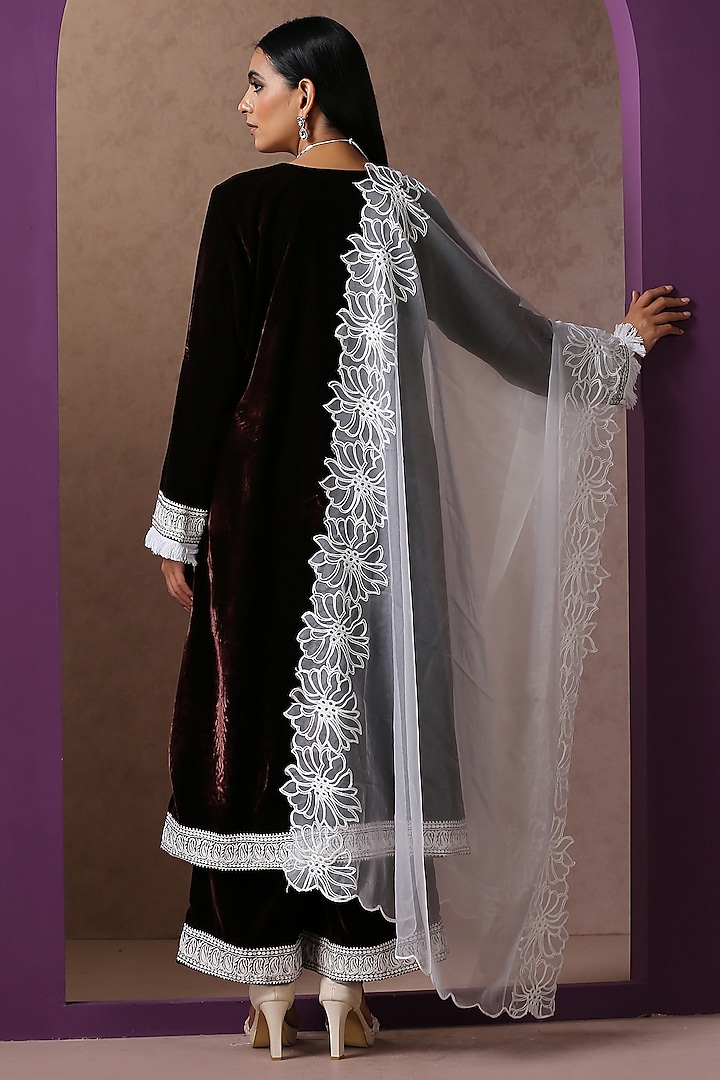 Brown & White Velvet Embroidered Kurta Set by Wazir C at Pernia's Pop Up Shop