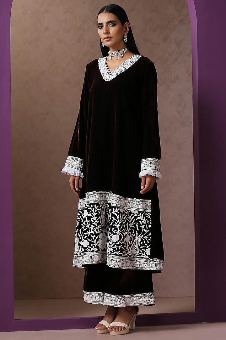 Brown & White Velvet Embroidered Kurta Set by Wazir C at Pernia's Pop Up Shop