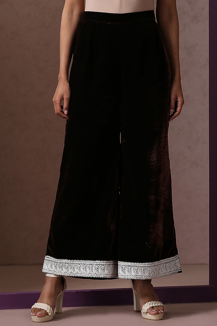 Brown & White Velvet Embroidered Kurta Set by Wazir C at Pernia's Pop Up Shop