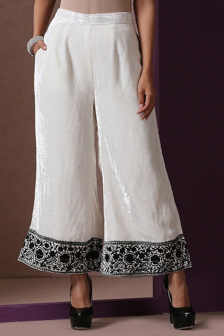 White Velvet Embroidered Kurta Set by Wazir C at Pernia's Pop Up Shop