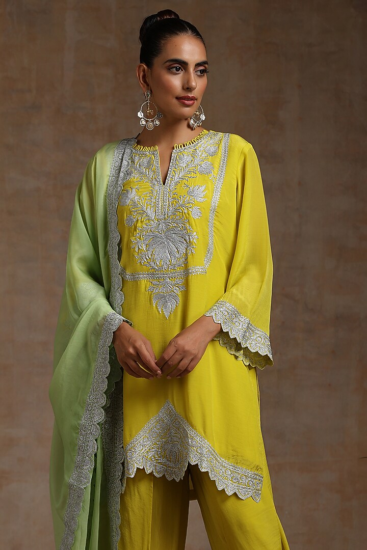 Neon Crepe Embroidered Kurta Set by Wazir C at Pernia's Pop Up Shop