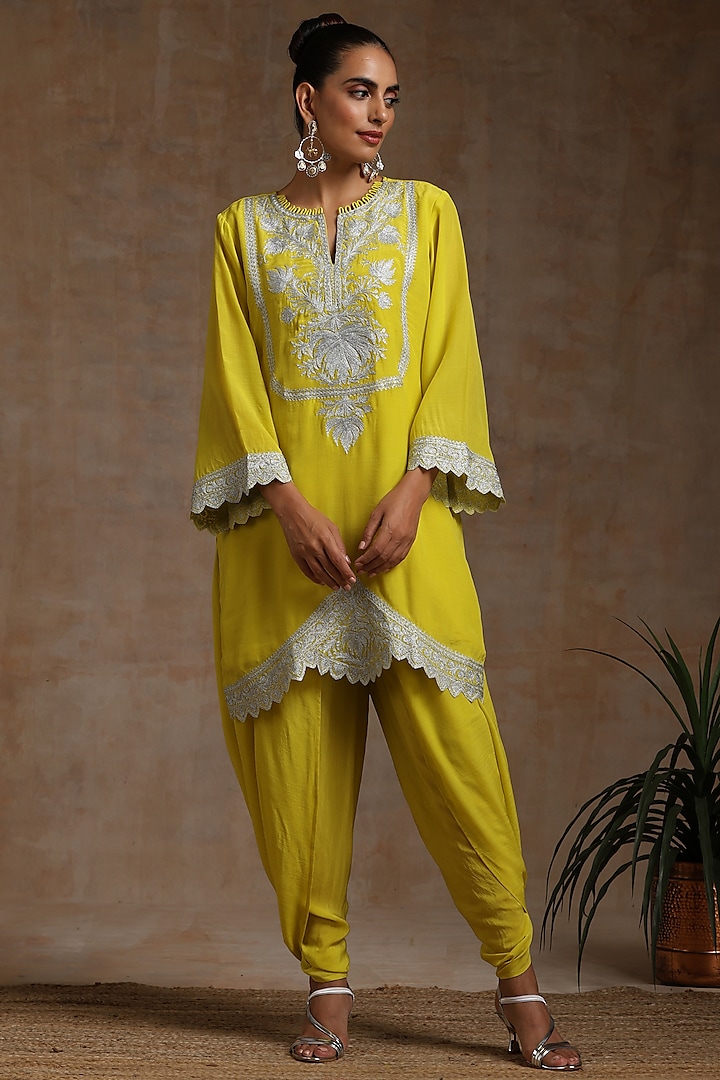 Neon Crepe Embroidered Kurta Set by Wazir C at Pernia's Pop Up Shop