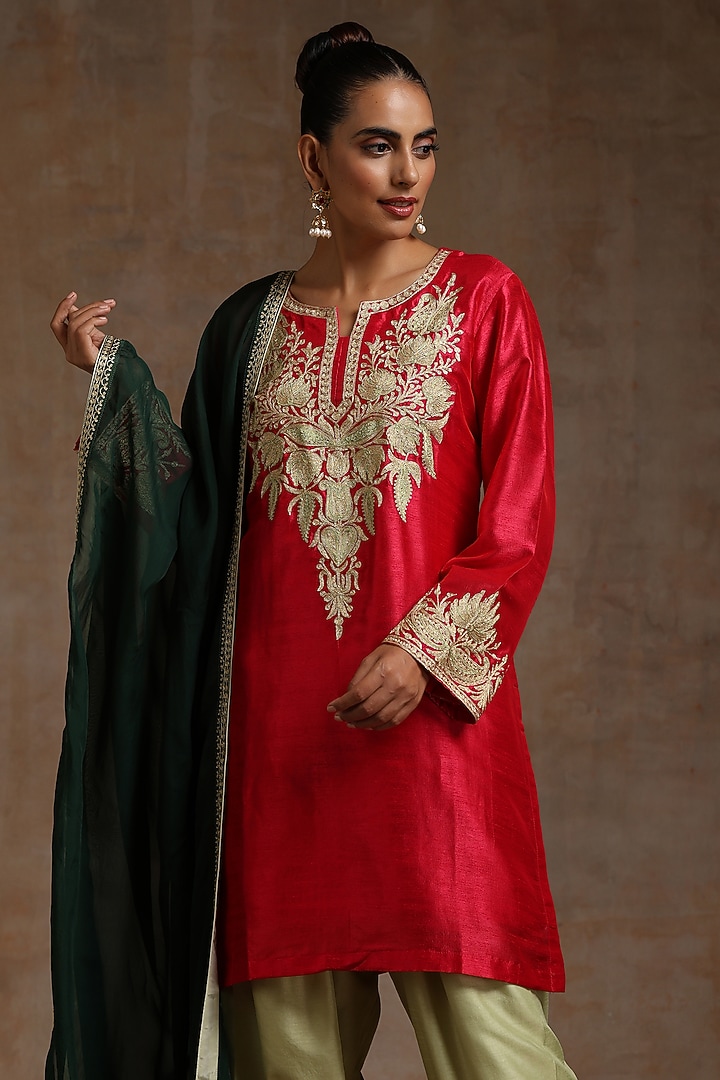 Red Silk Embroidered Kurta Set by Wazir C at Pernia's Pop Up Shop