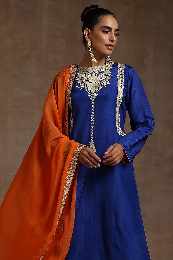 Blue Silk Embroidered Kurta Set by Wazir C at Pernia's Pop Up Shop