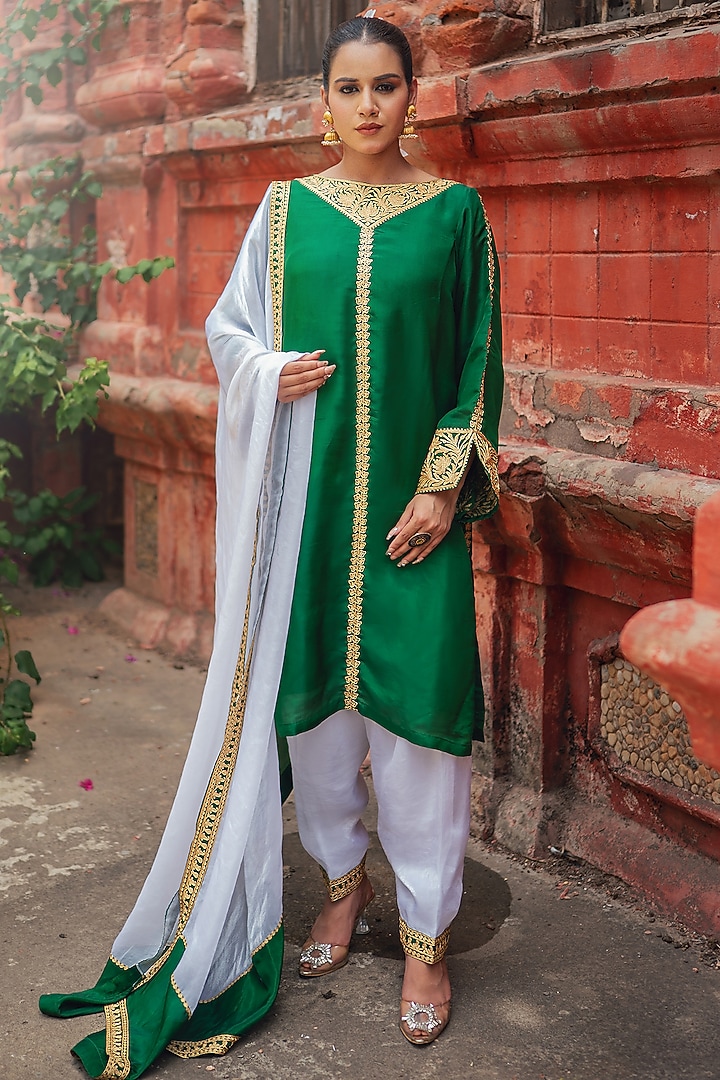 Green Silk Kashmiri Tilla Embroidered Kurta Set by Wazir C at Pernia's Pop Up Shop