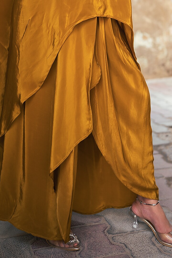 Mustard Crepe Kashmiri Tilla Embroidered Co-Ord Set by Wazir C at Pernia's Pop Up Shop