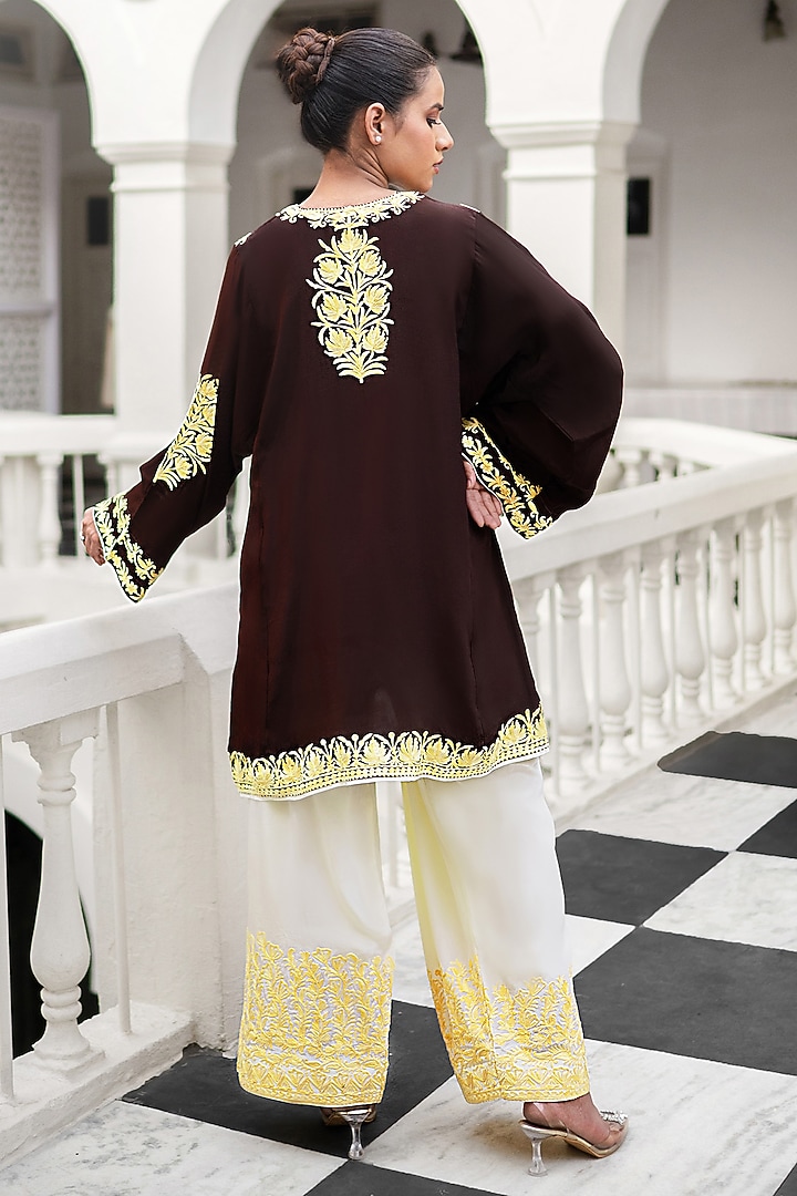 Brown Crepe Kashmiri Tilla Embroidered Kurta Set by Wazir C at Pernia's Pop Up Shop
