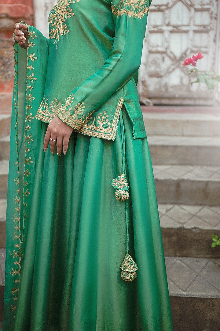 Green Silk Kashmiri Tilla Embroidered Lehenga Set by Wazir C at Pernia's Pop Up Shop