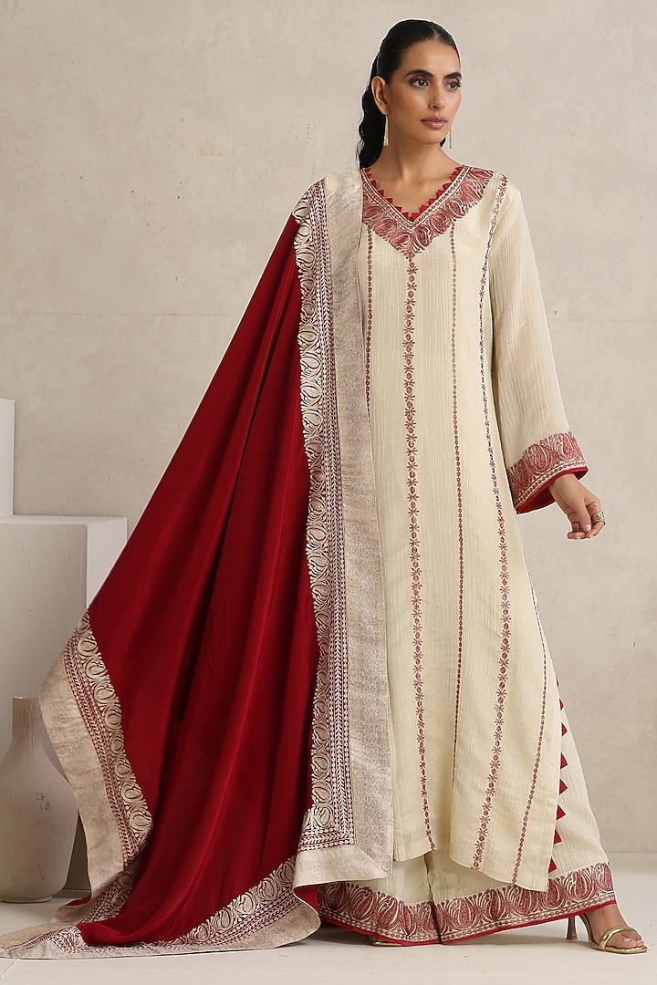 Off-White Silk Kashmiri Tilla Embroidered Pheran Style Kurta Set by Wazir C at Pernia's Pop Up Shop