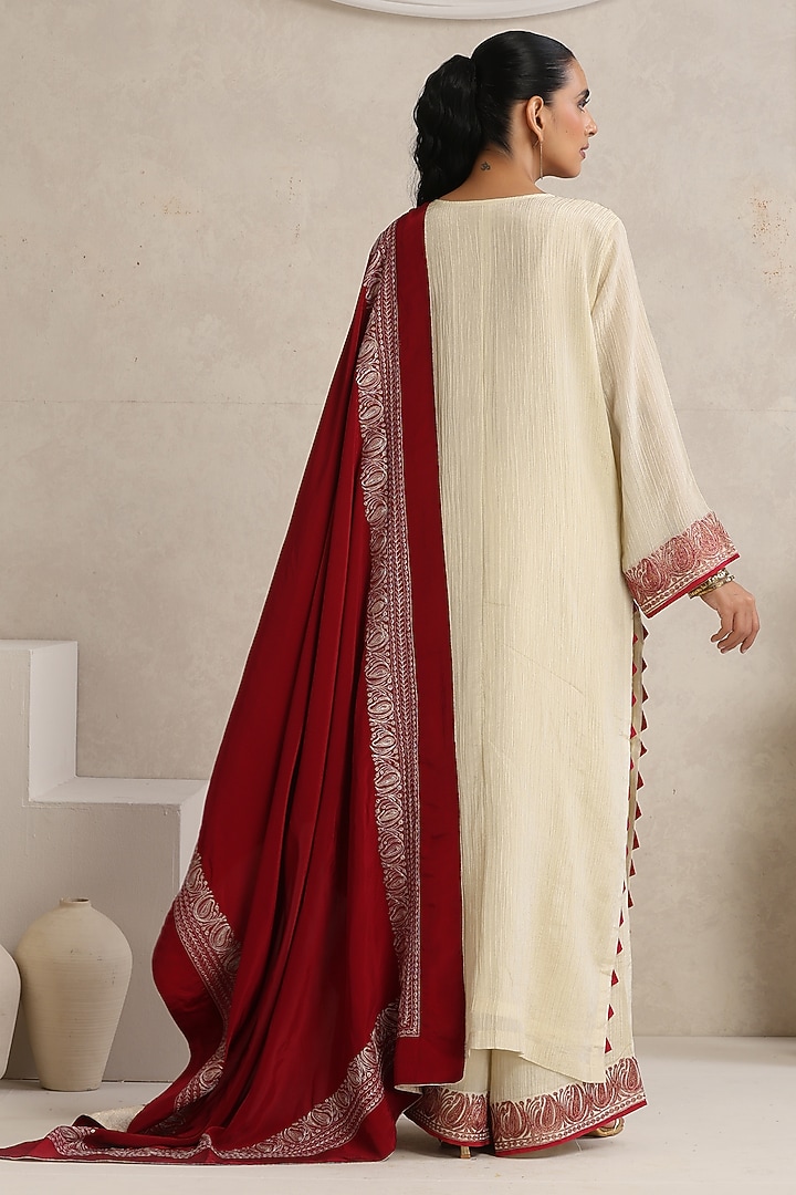 Off-White Silk Kashmiri Tilla Embroidered Pheran Style Kurta Set by Wazir C at Pernia's Pop Up Shop