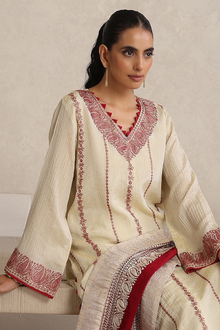 Off-White Silk Kashmiri Tilla Embroidered Pheran Style Kurta Set by Wazir C at Pernia's Pop Up Shop