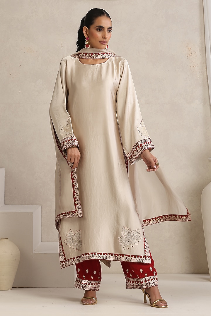 Off-White Satin Kashmiri Tilla Embroidered Kurta Set by Wazir C at Pernia's Pop Up Shop