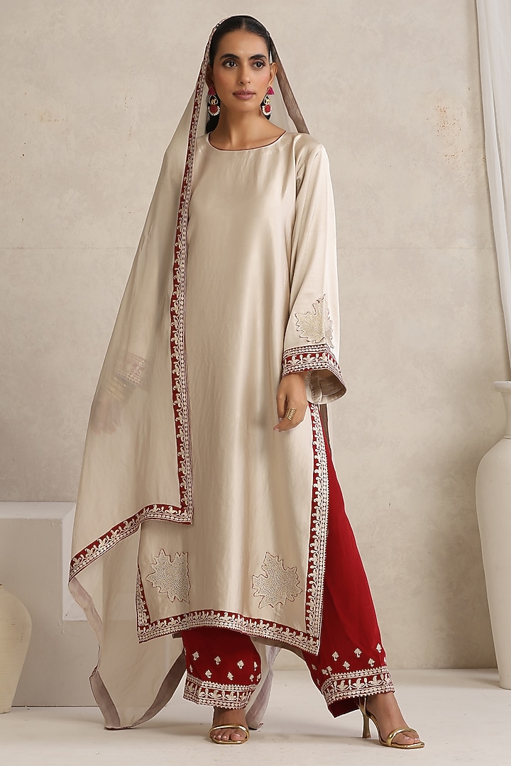 Off-White Satin Kashmiri Tilla Embroidered Kurta Set by Wazir C at Pernia's Pop Up Shop