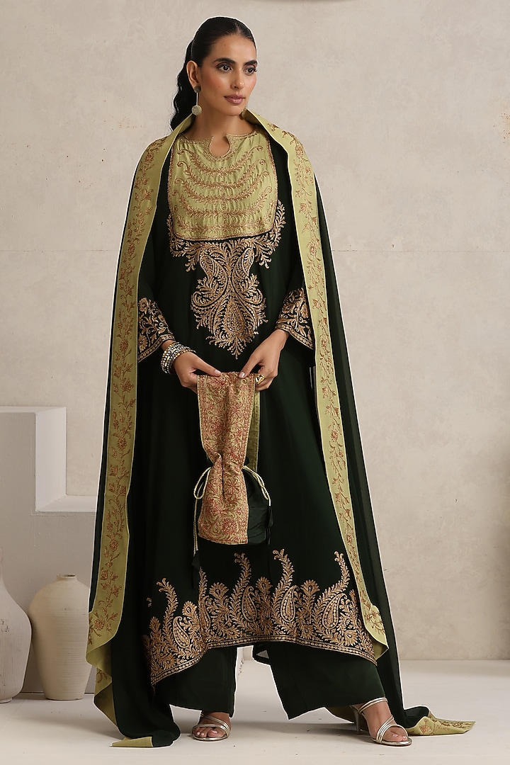 Green Georgette Kashmiri Tilla Embroidered Kurta Set by Wazir C at Pernia's Pop Up Shop