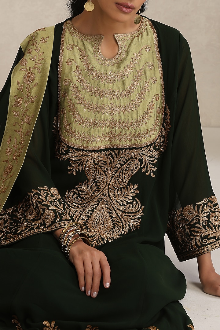 Green Georgette Kashmiri Tilla Embroidered Kurta Set by Wazir C at Pernia's Pop Up Shop