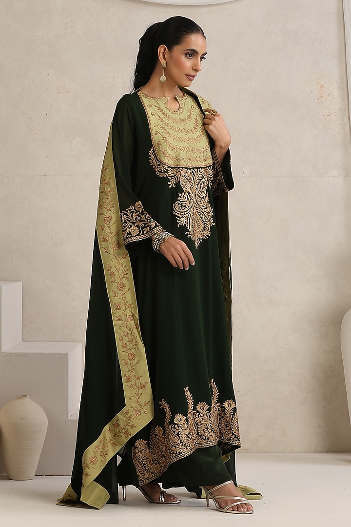 Green Georgette Kashmiri Tilla Embroidered Kurta Set by Wazir C at Pernia's Pop Up Shop