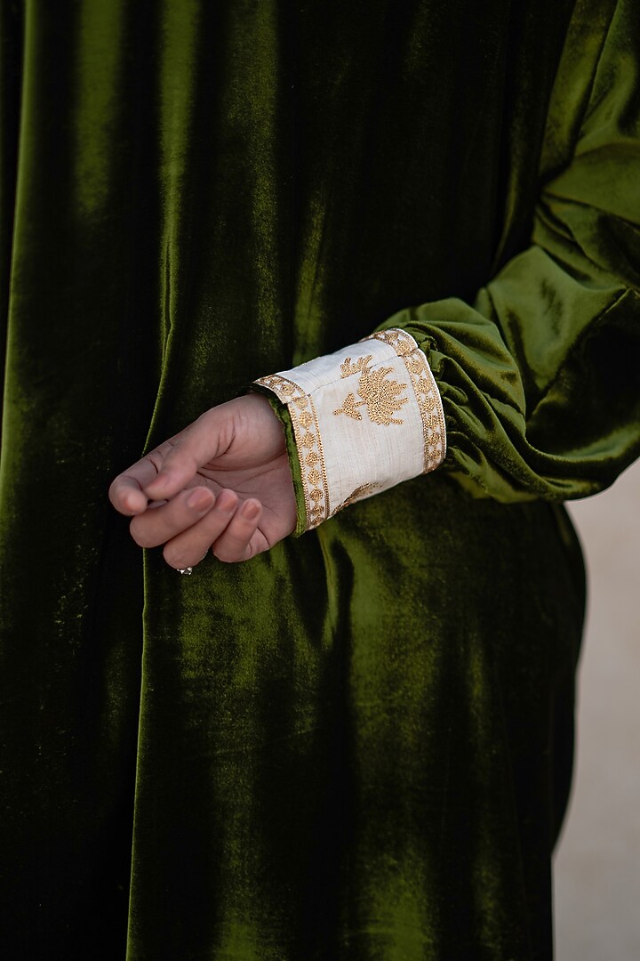 Mehendi Green Velvet Kashmiri Tilla Embroidered Kaftan by Wazir C at Pernia's Pop Up Shop