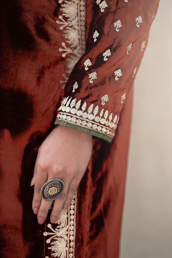 Rust Velvet Kashmiri Tilla Embroidered Kurta Set by Wazir C at Pernia's Pop Up Shop