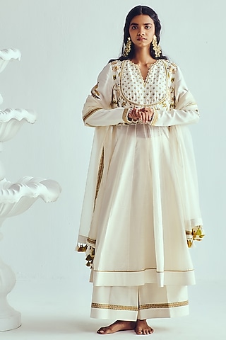 Ivory Chanderi Handloom Resham Embroidered Anarkali Set by Wabi Sabi