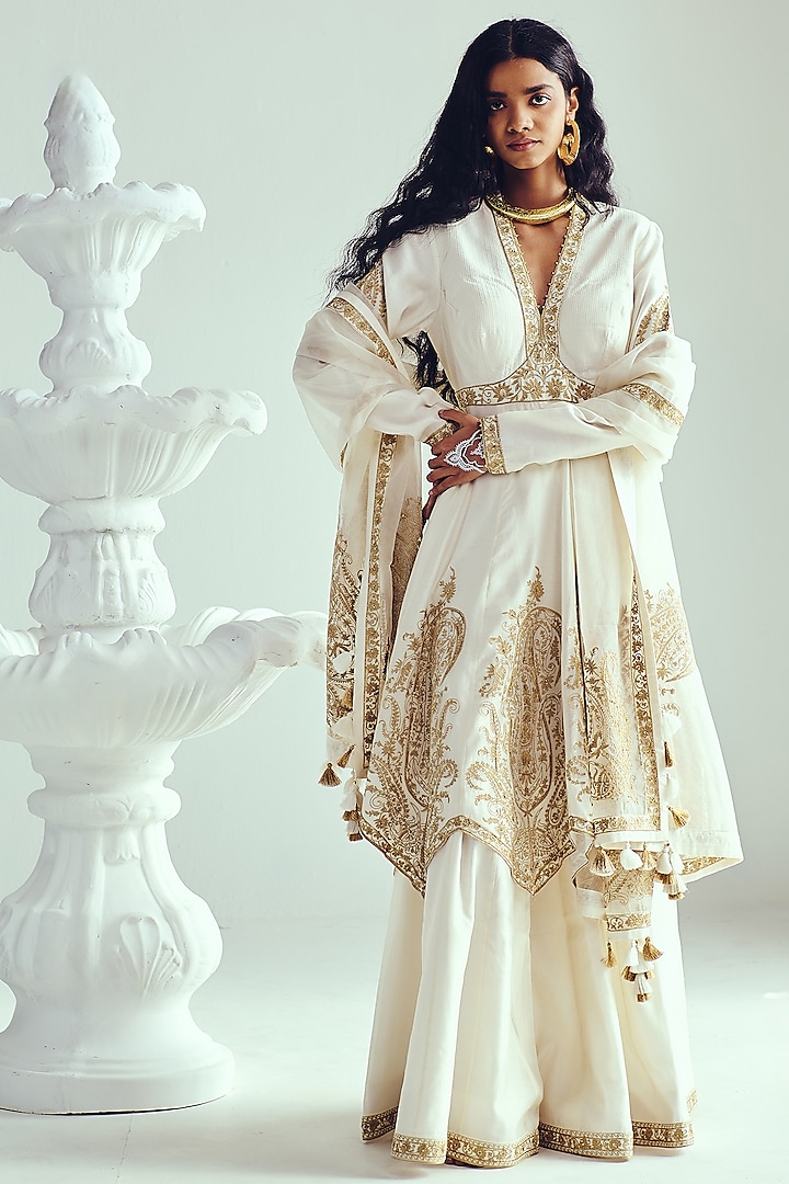 Ivory Chanderi Handloom Aari Embroidered Bridal Anarkali Set by Wabi Sabi at Pernia's Pop Up Shop