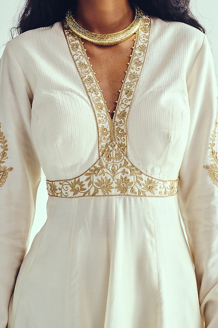 Ivory Chanderi Handloom Aari Embroidered Bridal Anarkali Set by Wabi Sabi at Pernia's Pop Up Shop