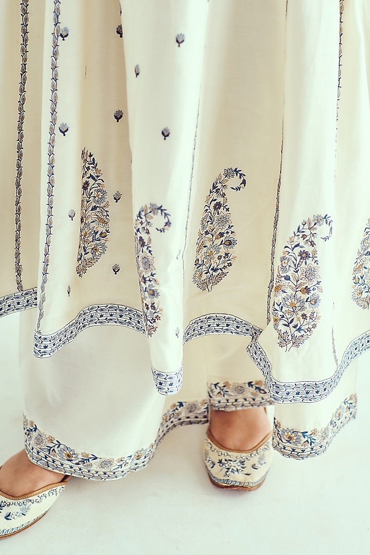 Ivory Chanderi Handloom Resham Embroidered Phiran Wedding Anarkali Set by Wabi Sabi at Pernia's Pop Up Shop