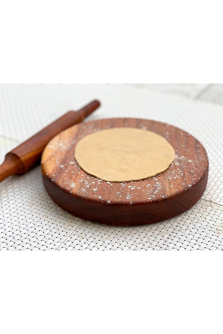 Brown Acacia Wood Chakla Belan Set by Wood Chop at Pernia's Pop Up Shop