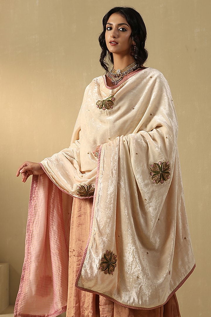 Off-White Silk Velvet Hand Embroidered Dushala by Weaverstory at Pernia's Pop Up Shop