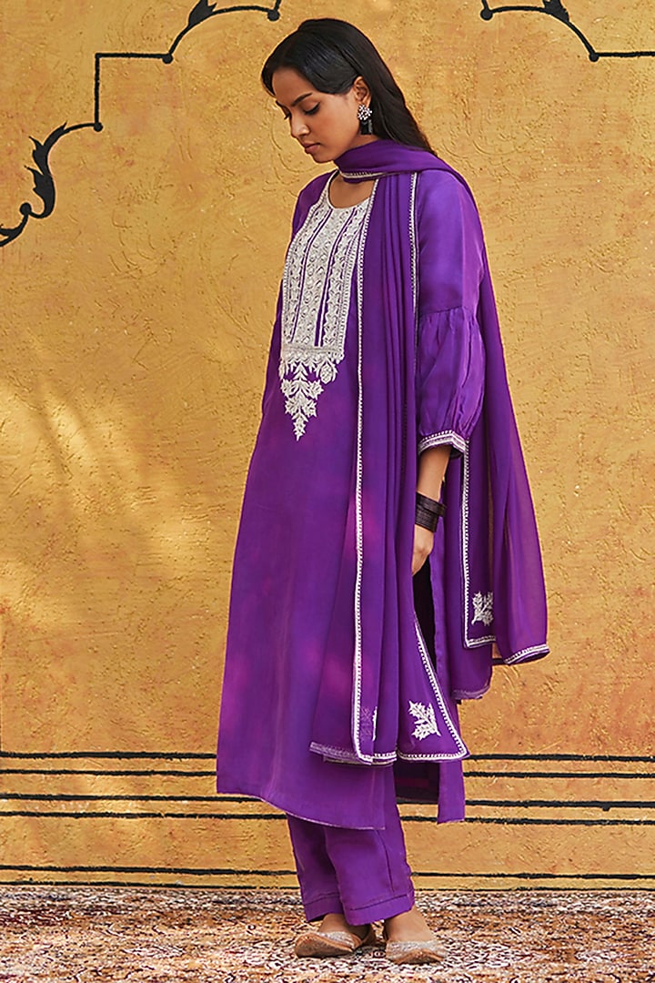 Purple Pure Silk Hand Embroidered Kurta Set by Weaverstory at Pernia's Pop Up Shop