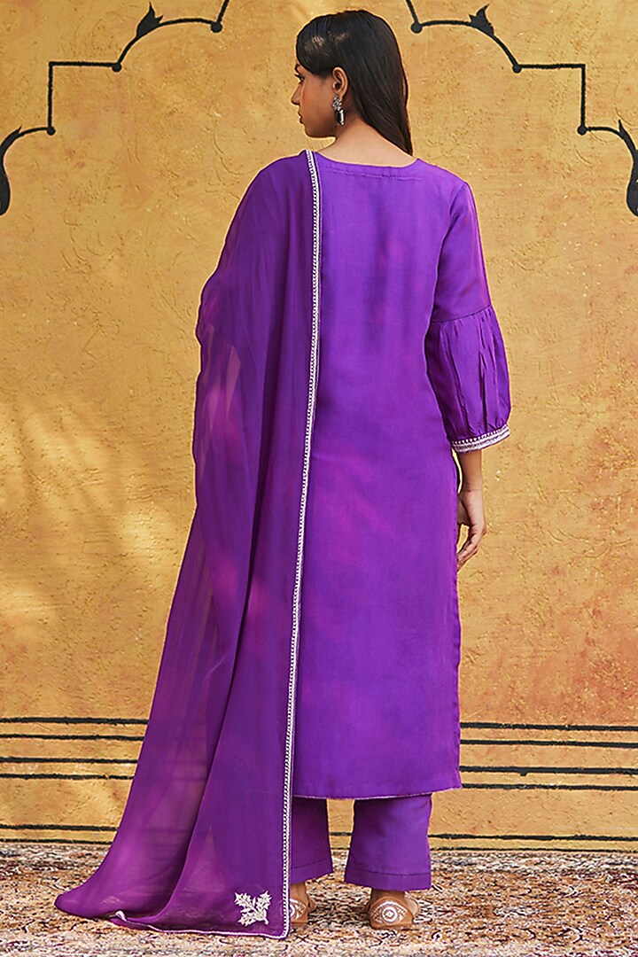 Purple Pure Silk Hand Embroidered Kurta Set by Weaverstory at Pernia's Pop Up Shop