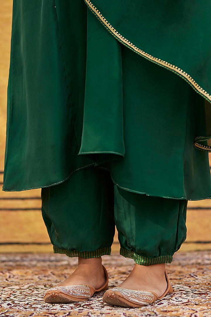 Green Pure Silk Hand Embroidered Kurta Set by Weaverstory at Pernia's Pop Up Shop