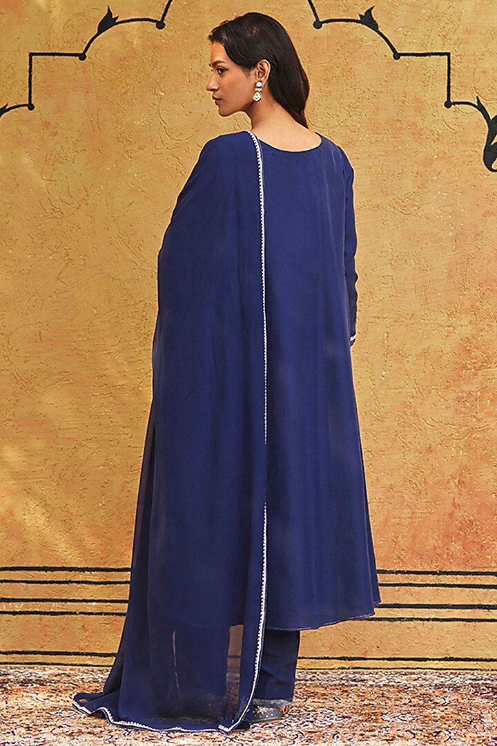 Blue Pure Silk Hand Embroidered Kurta Set by Weaverstory at Pernia's Pop Up Shop