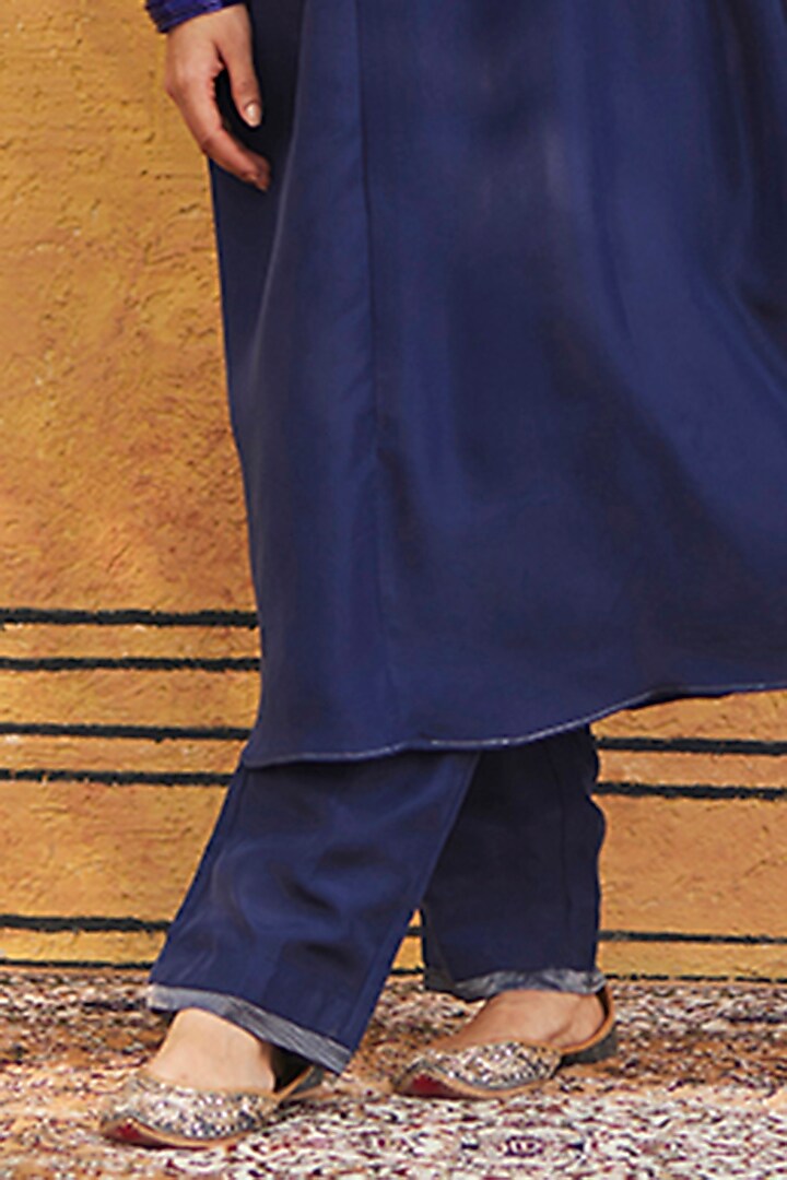 Blue Pure Silk Hand Embroidered Kurta Set by Weaverstory at Pernia's Pop Up Shop