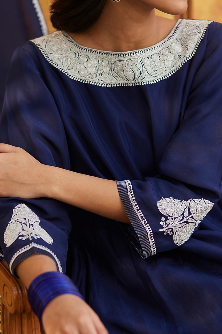 Blue Pure Silk Hand Embroidered Kurta Set by Weaverstory at Pernia's Pop Up Shop
