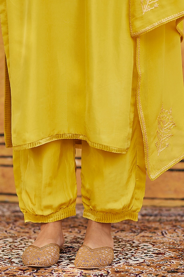 Yellow Pure Silk Hand Embroidered Kurta Set by Weaverstory at Pernia's Pop Up Shop
