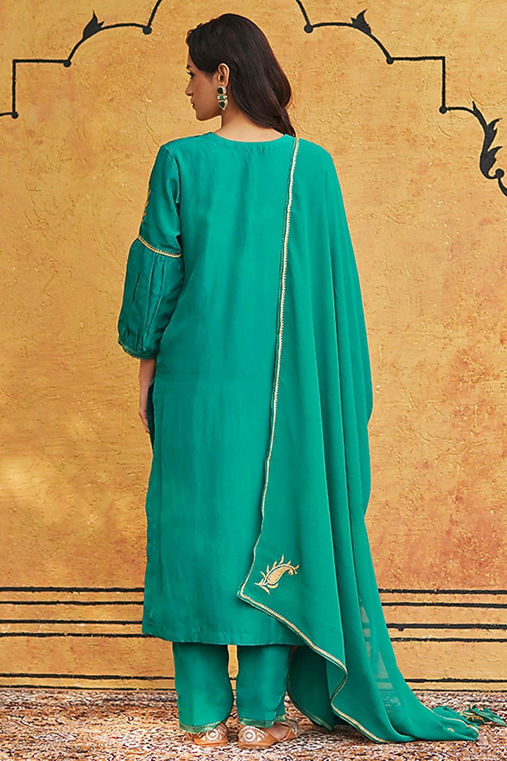Green Pure Silk Hand Embroidered Kurta Set by Weaverstory at Pernia's Pop Up Shop