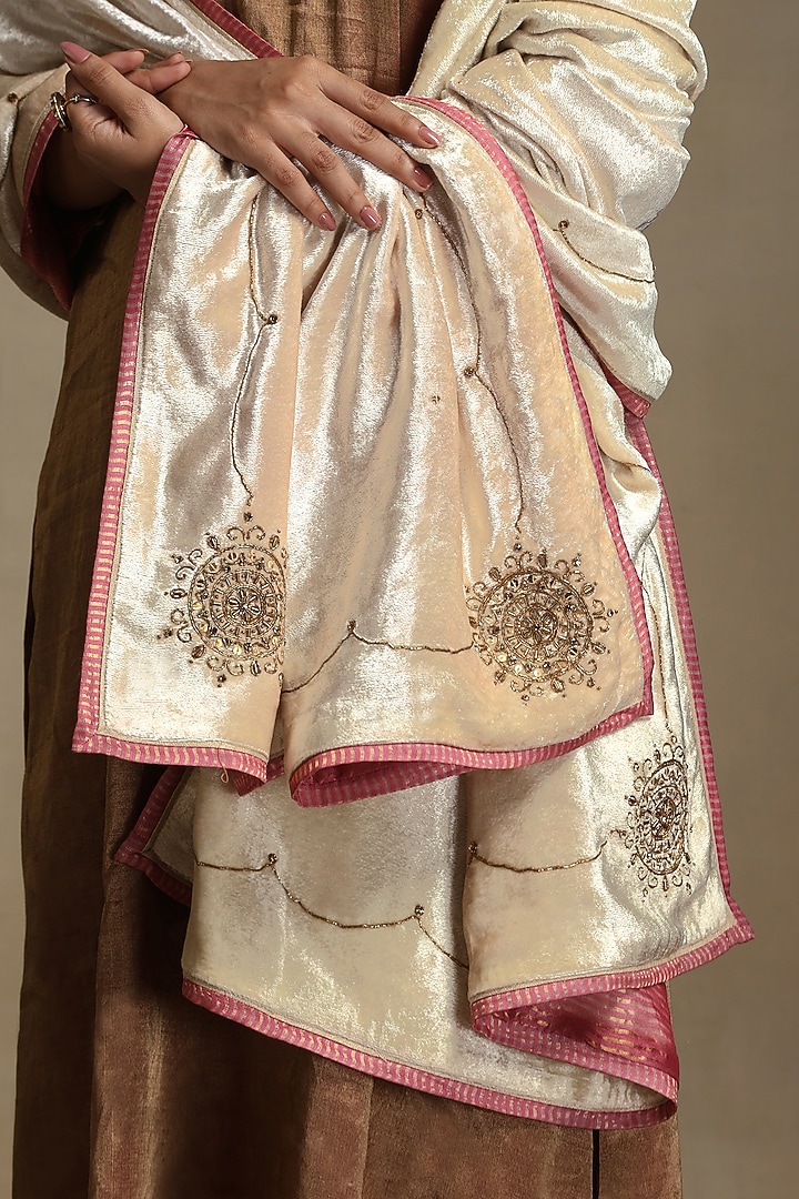 Off-White Silk Velvet Hand Embroidered Dushala by Weaverstory at Pernia's Pop Up Shop