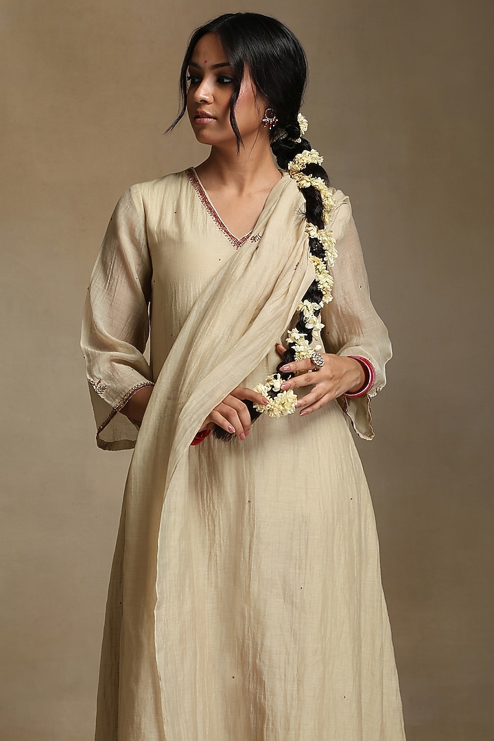 Ivory Pure Chanderi Hand Embroidered Kurta Set by Weaverstory at Pernia's Pop Up Shop