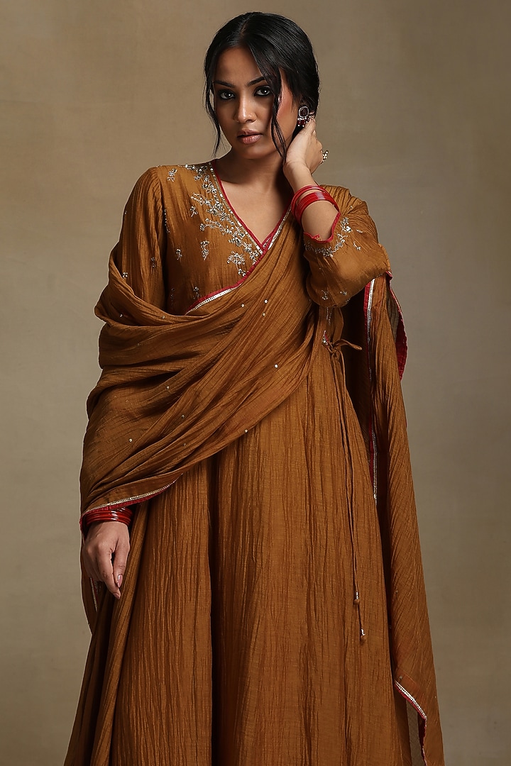 Mustard Yellow Pure Chanderi Hand Embroidered Kalidar Kurta Set by Weaverstory at Pernia's Pop Up Shop