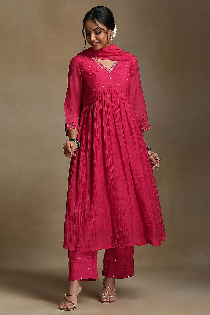 Pink Pure Chanderi Hand Embroidered Kurta Set by Weaverstory at Pernia's Pop Up Shop