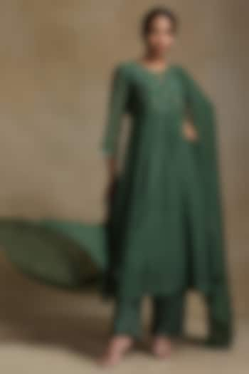 Green Pure Chanderi Hand Embroidered Kurta Set by Weaverstory at Pernia's Pop Up Shop