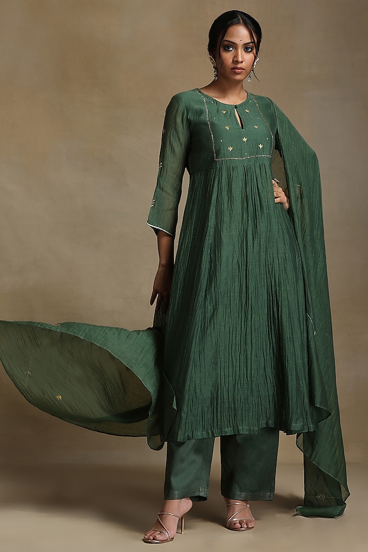 Green Pure Chanderi Hand Embroidered Kurta Set by Weaverstory at Pernia's Pop Up Shop