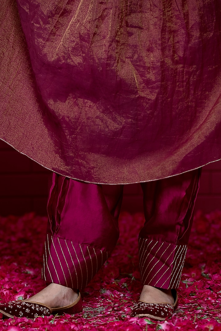 Plum Chanderi Tissue Kurta Set by Weaverstory at Pernia's Pop Up Shop