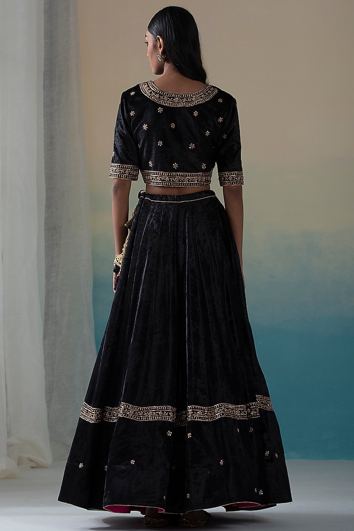 Black Hand Embroidered Wedding Lehenga Set by Weaverstory at Pernia's Pop Up Shop