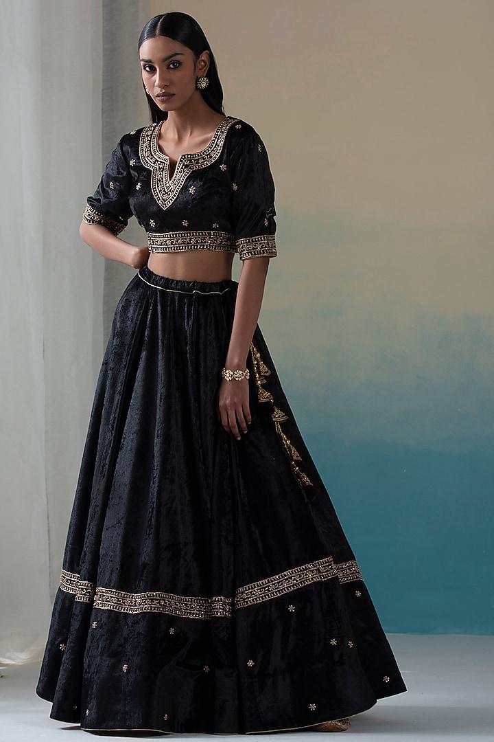 Black Hand Embroidered Wedding Lehenga Set by Weaverstory at Pernia's Pop Up Shop