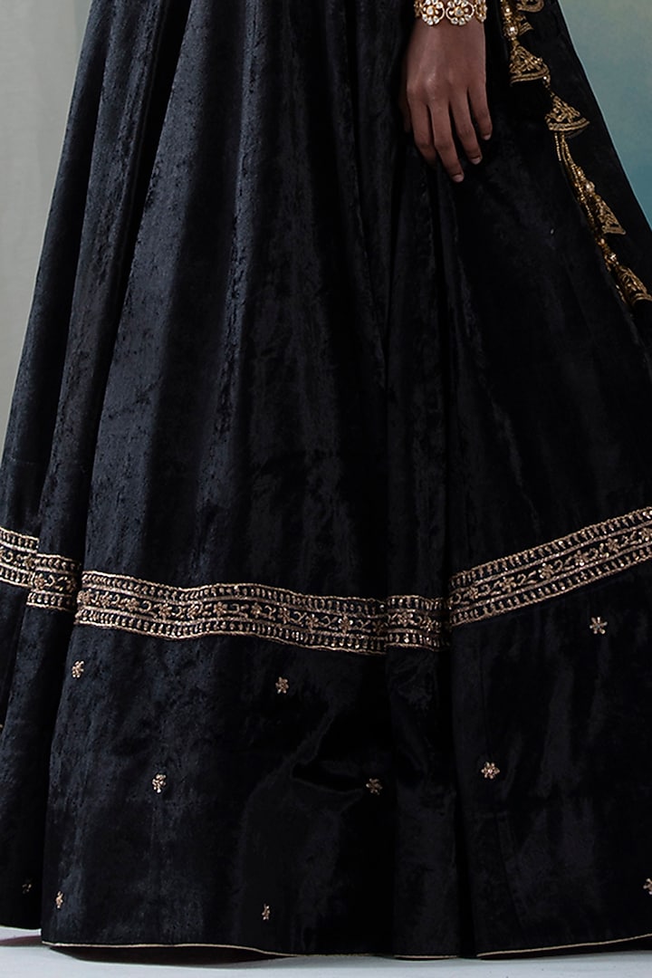 Black Hand Embroidered Wedding Lehenga Set by Weaverstory at Pernia's Pop Up Shop