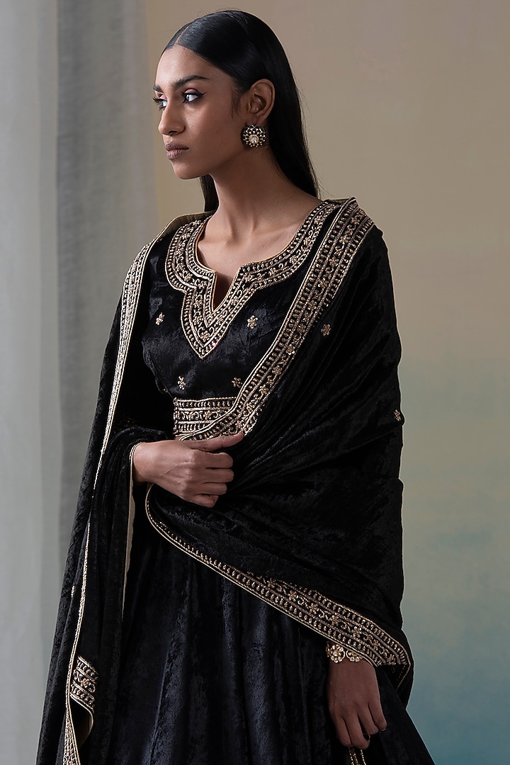 Black Hand Embroidered Wedding Lehenga Set by Weaverstory at Pernia's Pop Up Shop