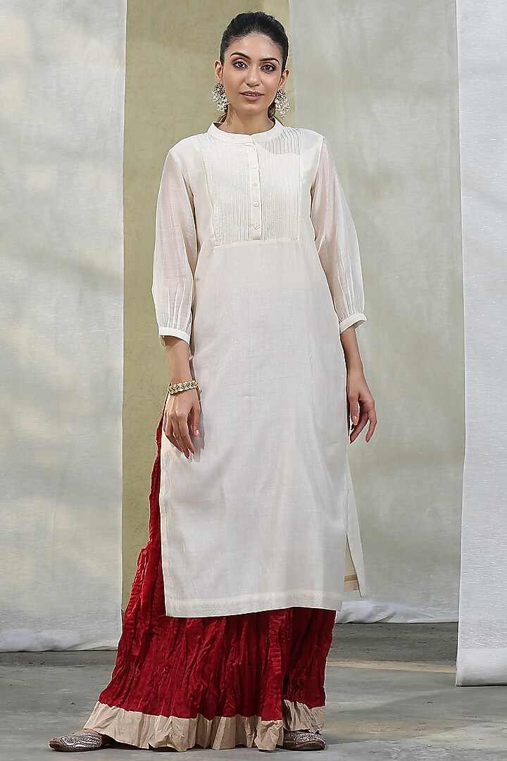 White Embroidered Kurta Set by Weaverstory at Pernia's Pop Up Shop