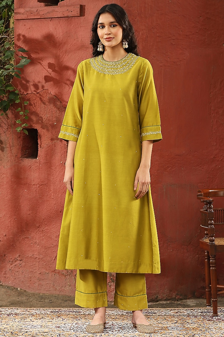 Lime Green Chanderi Silk Embroidered Kurta Set by Weaverstory at Pernia's Pop Up Shop