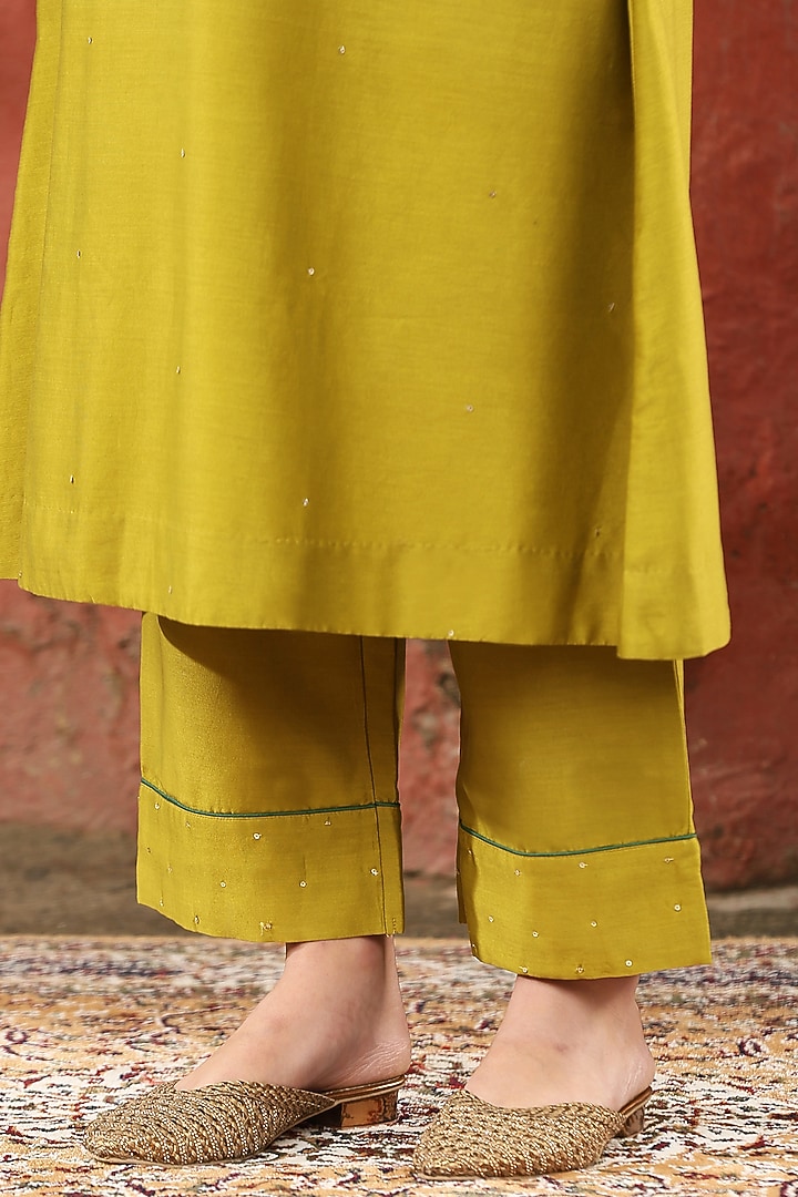 Lime Green Chanderi Silk Embroidered Kurta Set by Weaverstory at Pernia's Pop Up Shop